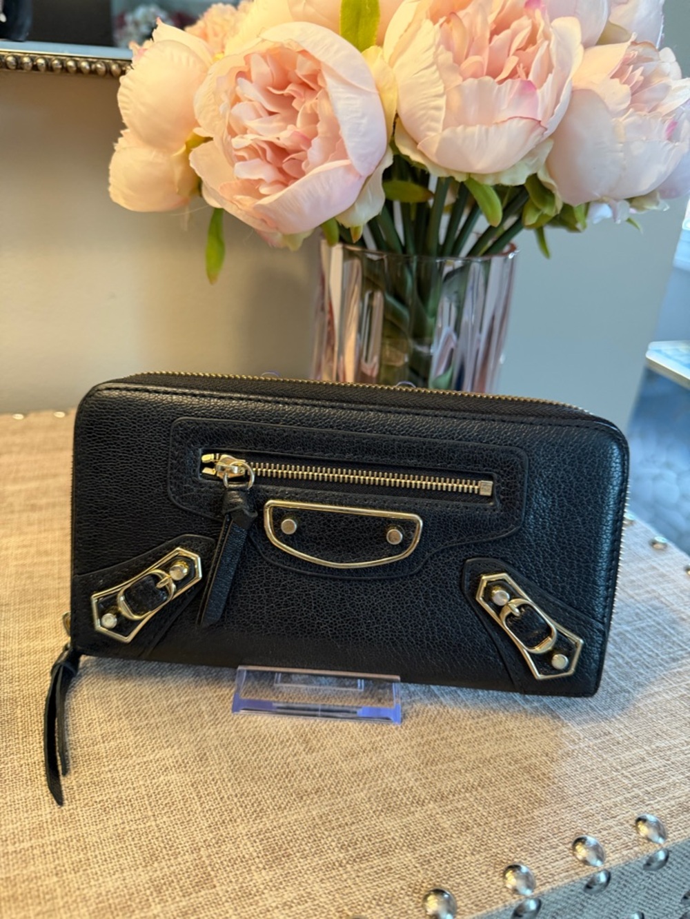 EUC Balenciaga Black Leather Zip Wallet with Gold Hardware - Picture 4 of 17